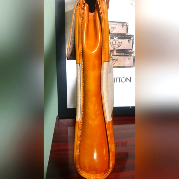 GUCCI Vintage Shoulder Bag - Picture 7 of 16